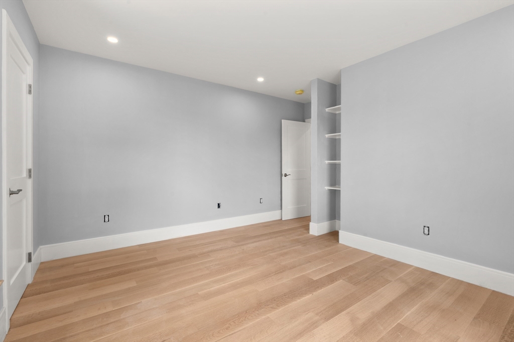 25 Englewood Rd