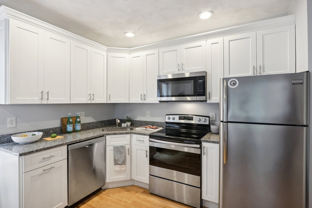 28 Claremont Ter # 3