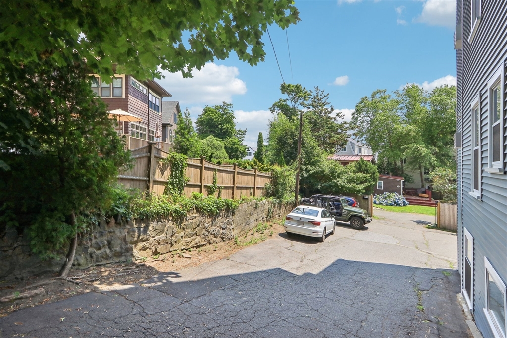 28 Claremont Ter # 3