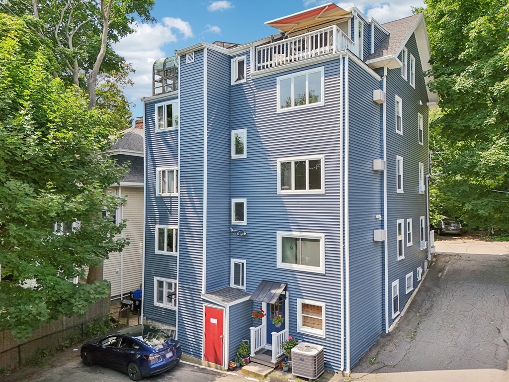 28 Claremont Ter # 3