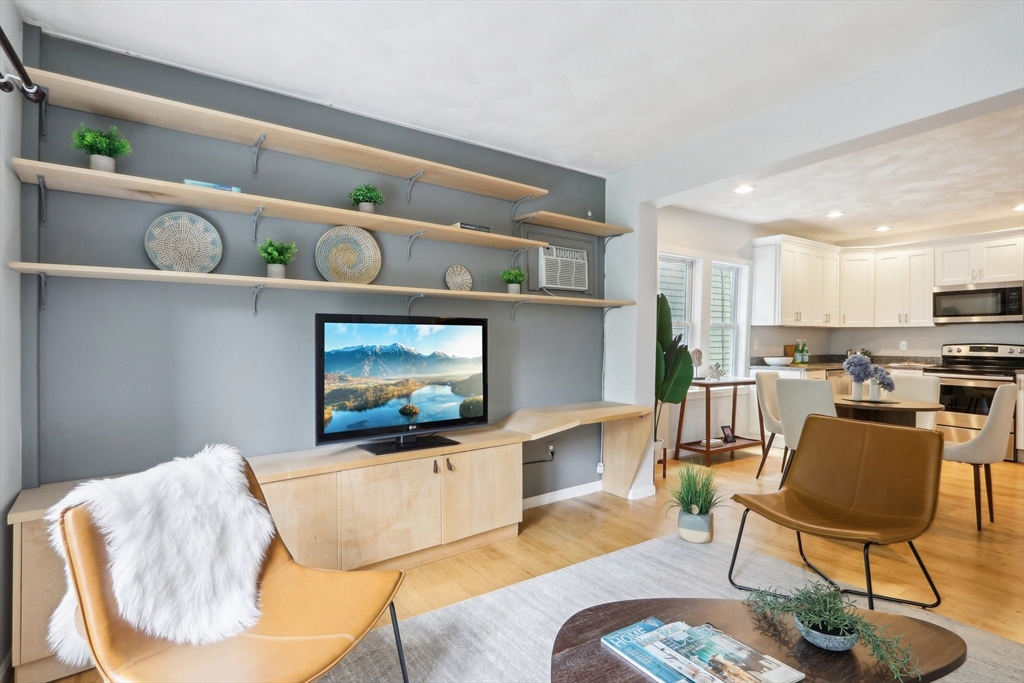 28 Claremont Ter # 3