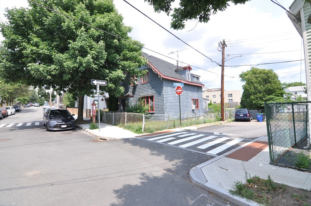 60 Franklin St