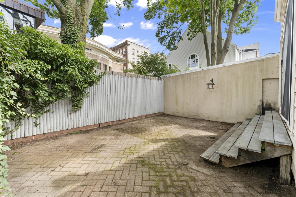 11 Chandler St # 1