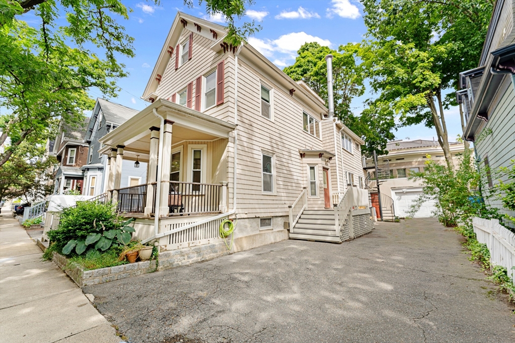 11 Chandler St # 1