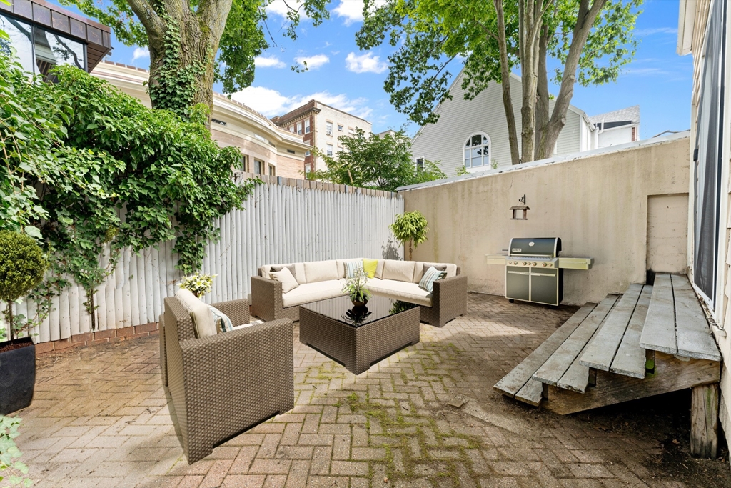 11 Chandler St # 1
