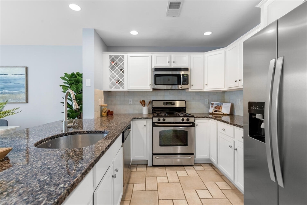 120 Wyllis Ave # 417