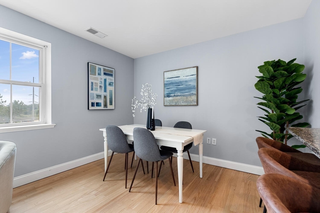 120 Wyllis Ave # 417