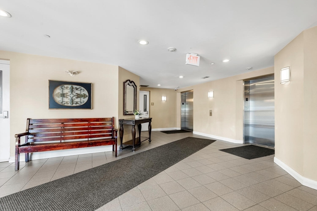 120 Wyllis Ave # 417