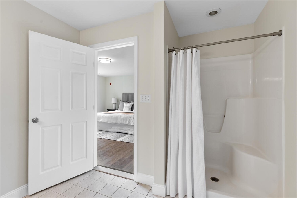 120 Wyllis Ave # 417