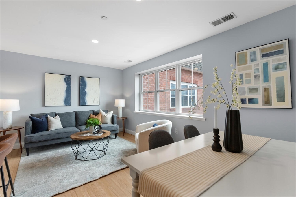 120 Wyllis Ave # 417