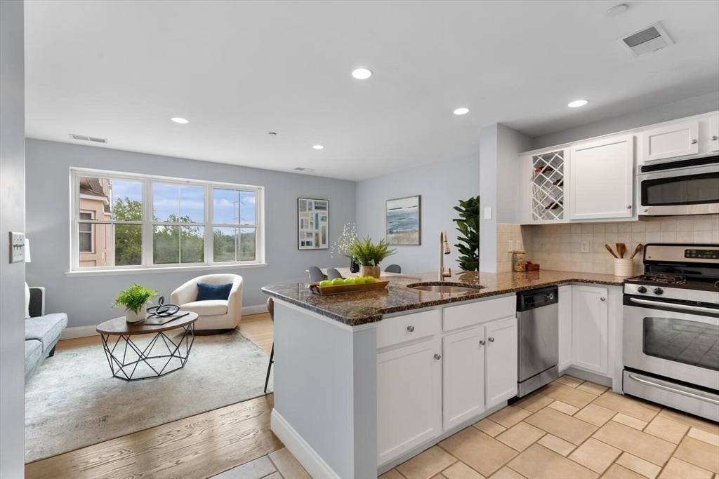 120 Wyllis Ave # 417