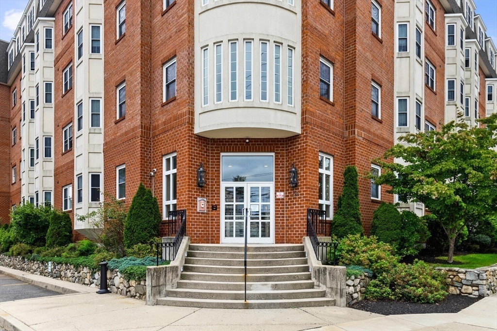120 Wyllis Ave # 417