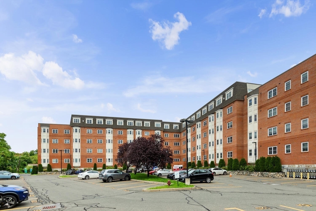 120 Wyllis Ave # 417