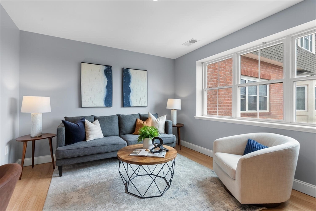 120 Wyllis Ave # 417