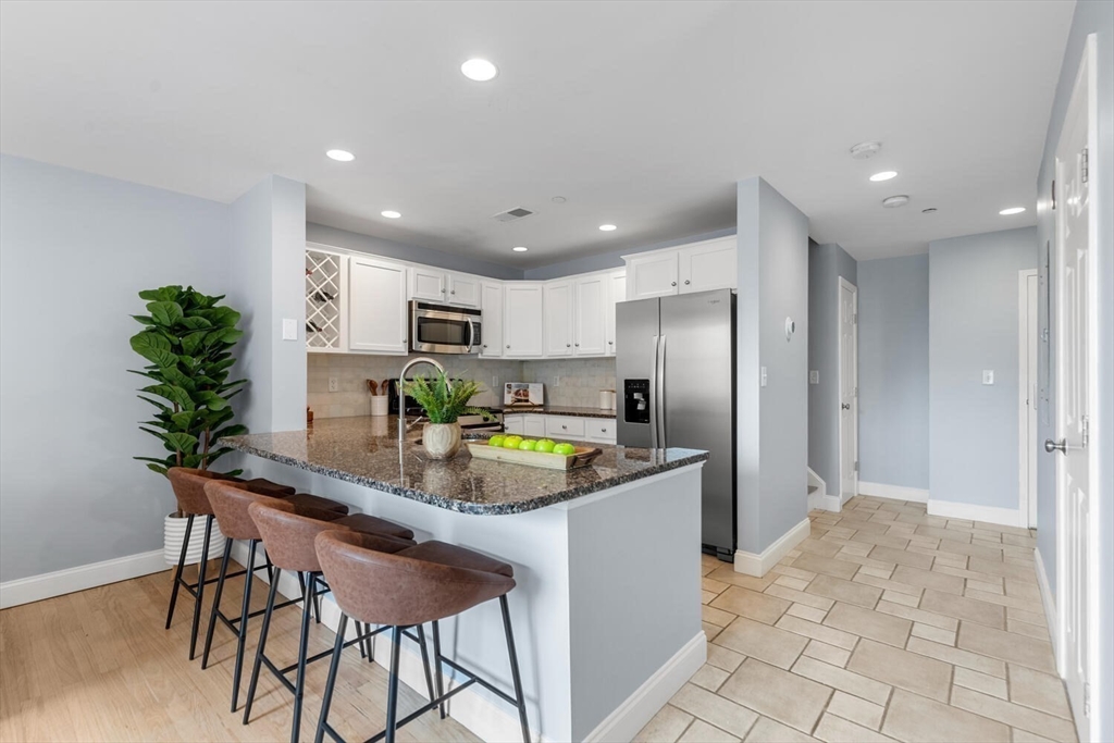 120 Wyllis Ave # 417