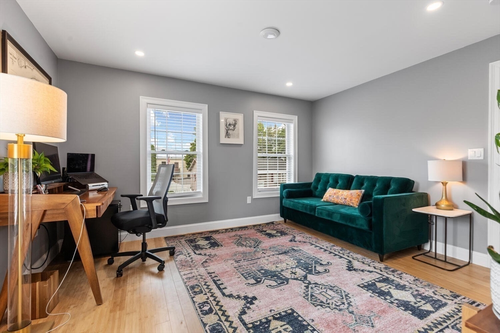3 Burnham St # 1
