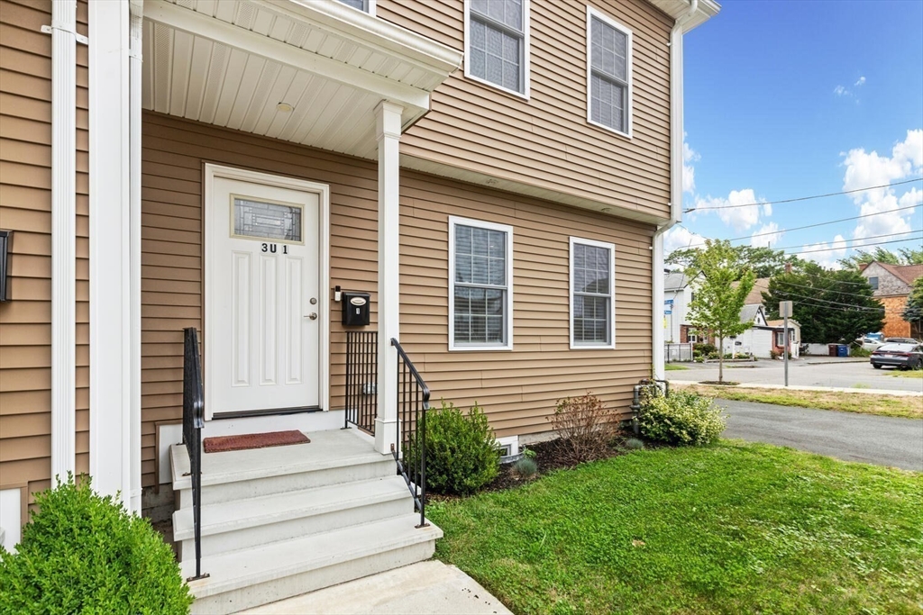3 Burnham St # 1