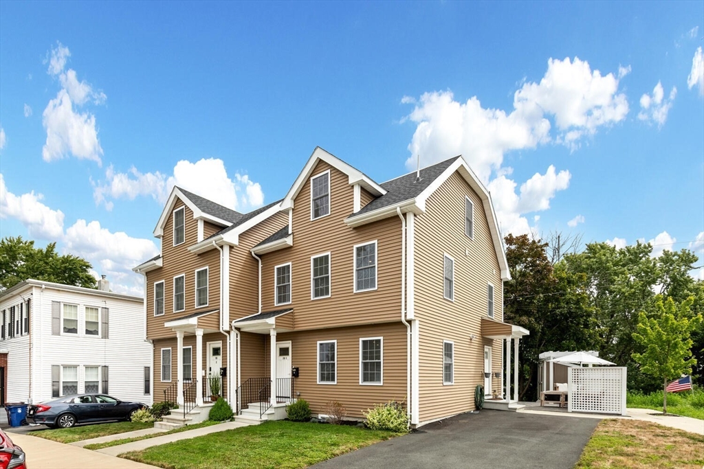 3 Burnham St # 1