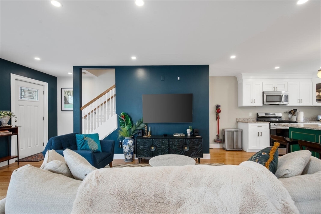 3 Burnham St # 1