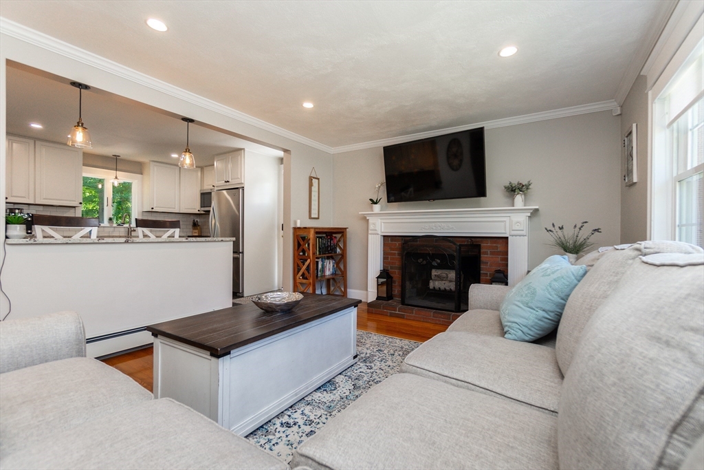 23 Thistledale Rd