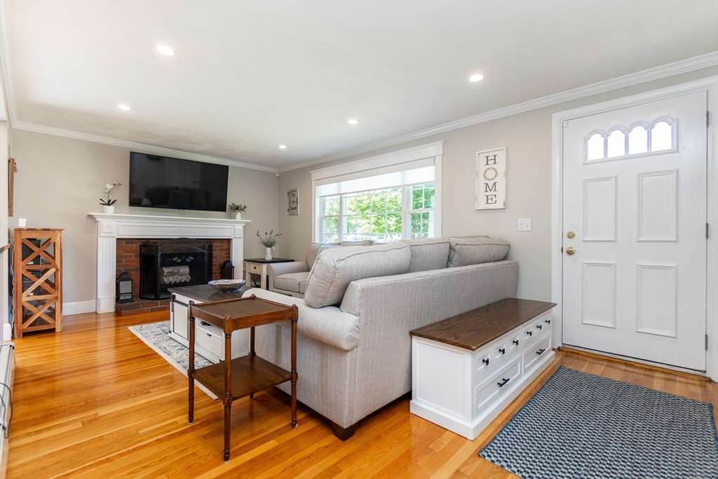 23 Thistledale Rd