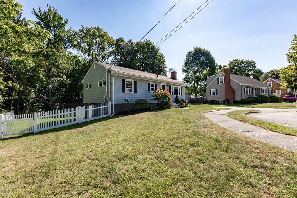 23 Thistledale Rd