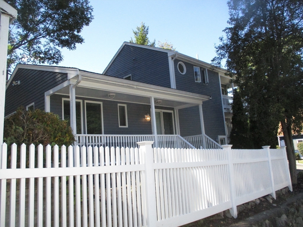 11 Rockwood Road