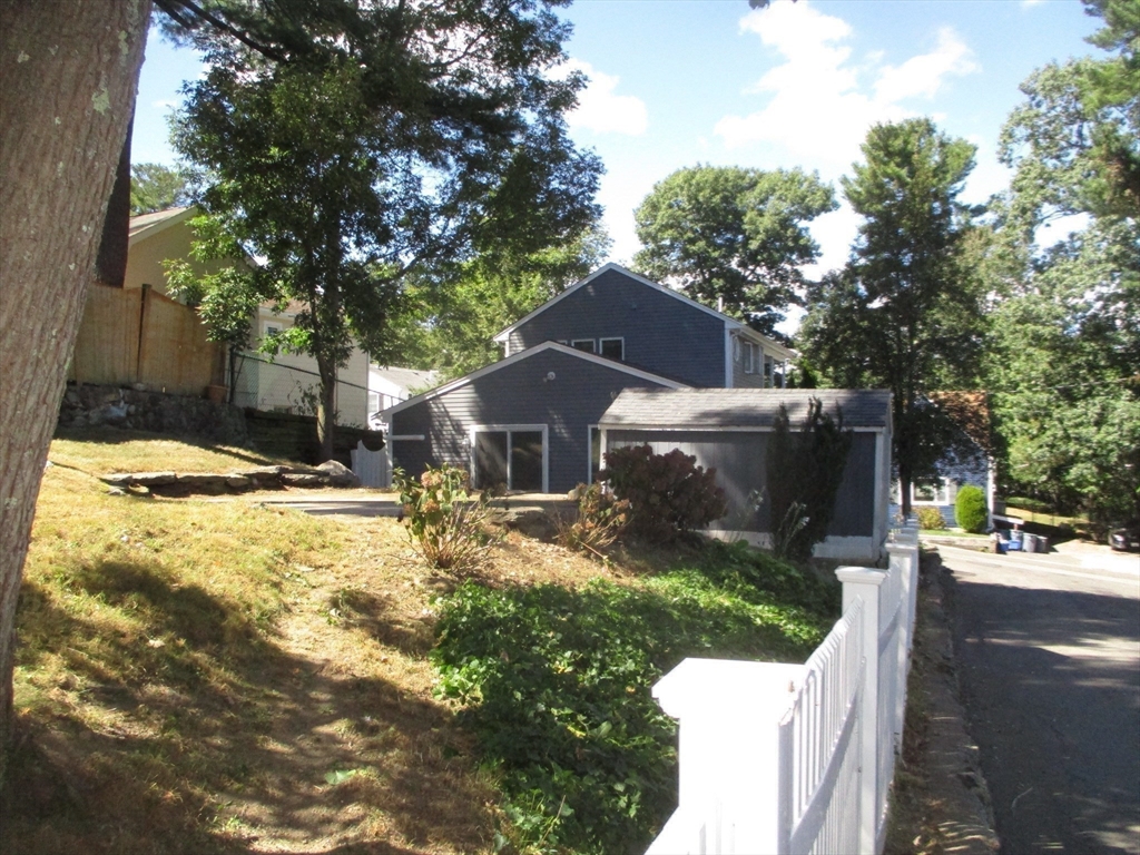 11 Rockwood Road