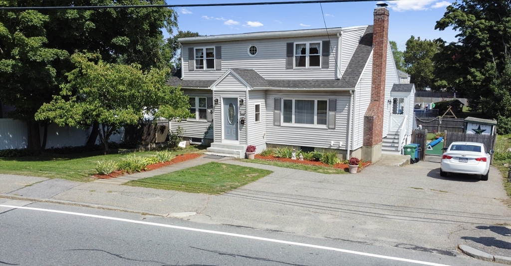 64 Winn St