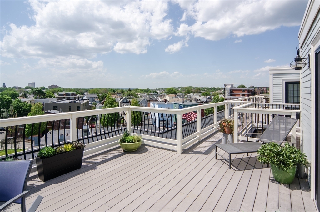 80 Webster Avenue # 4C