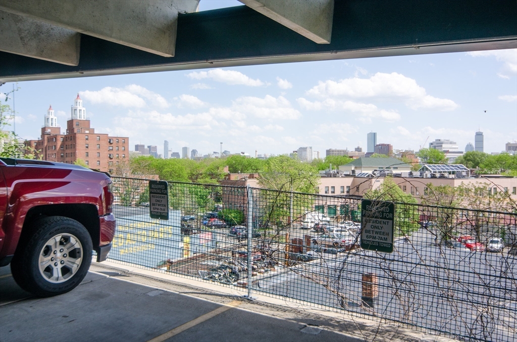 80 Webster Avenue # 4C
