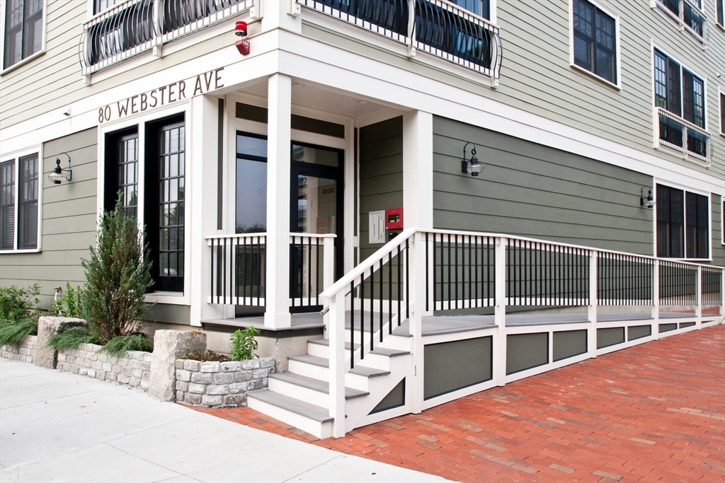 80 Webster Avenue # 4C