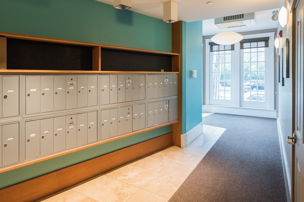 80 Webster Avenue # 4C