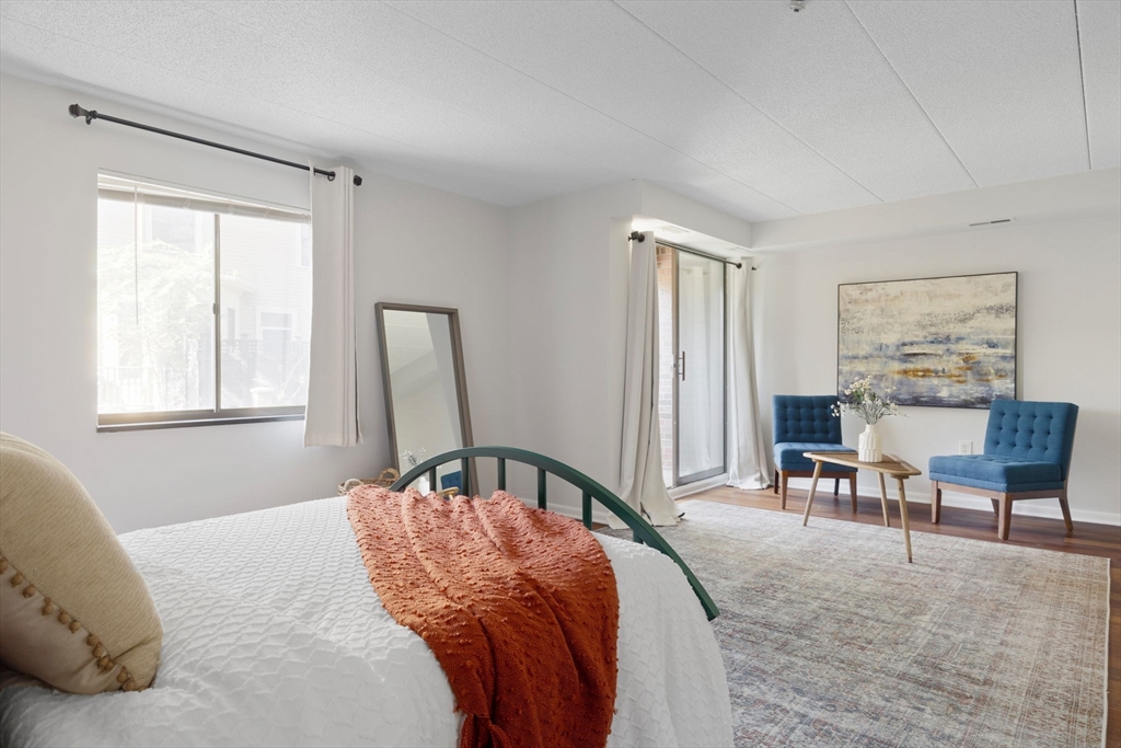 44 Concord Ave # 202