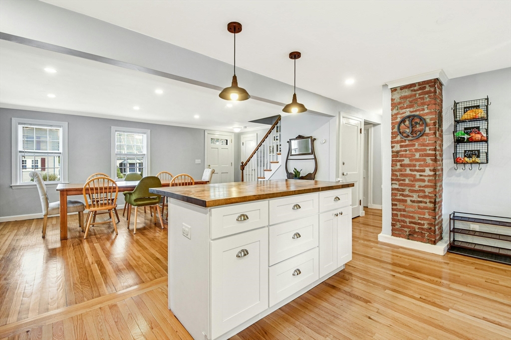 42 Lillian St