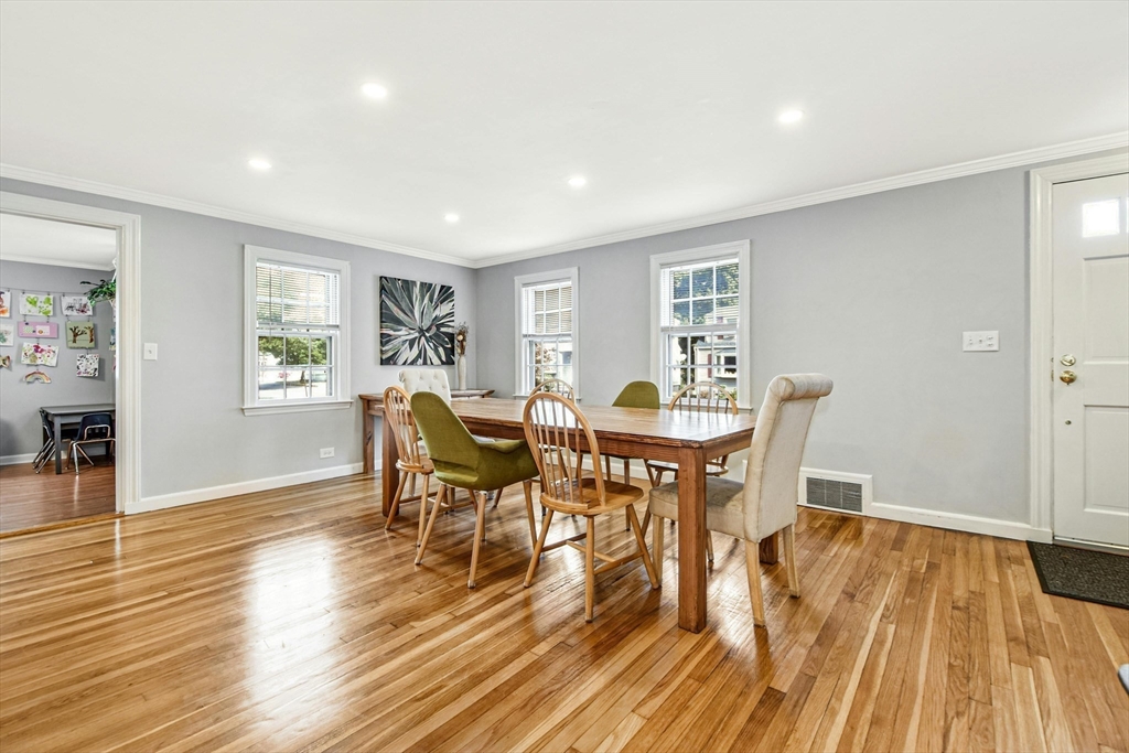 42 Lillian St