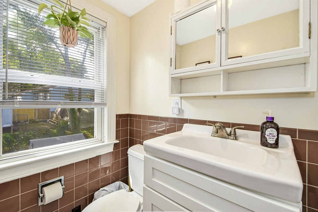 42 Lillian St