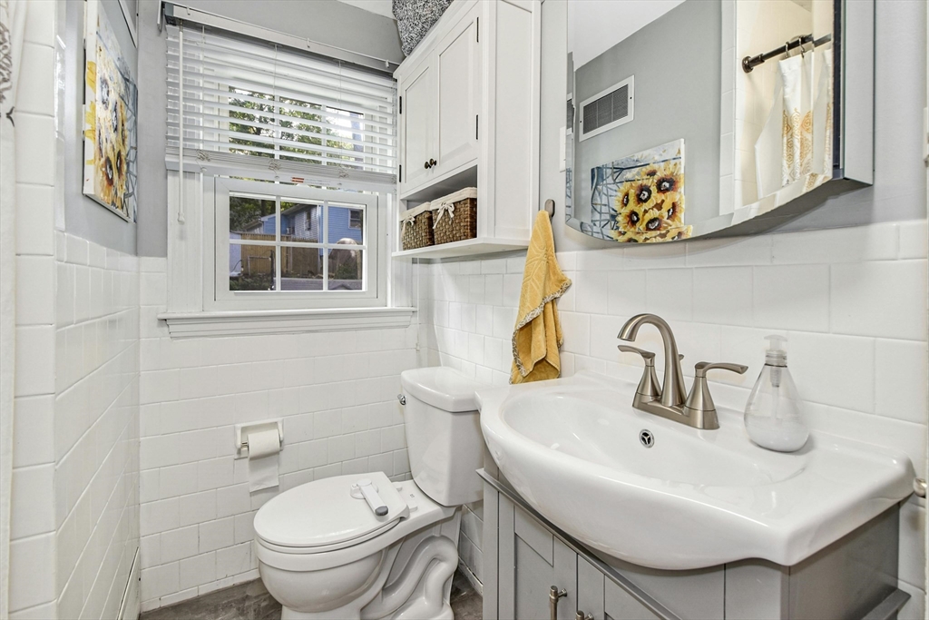 42 Lillian St