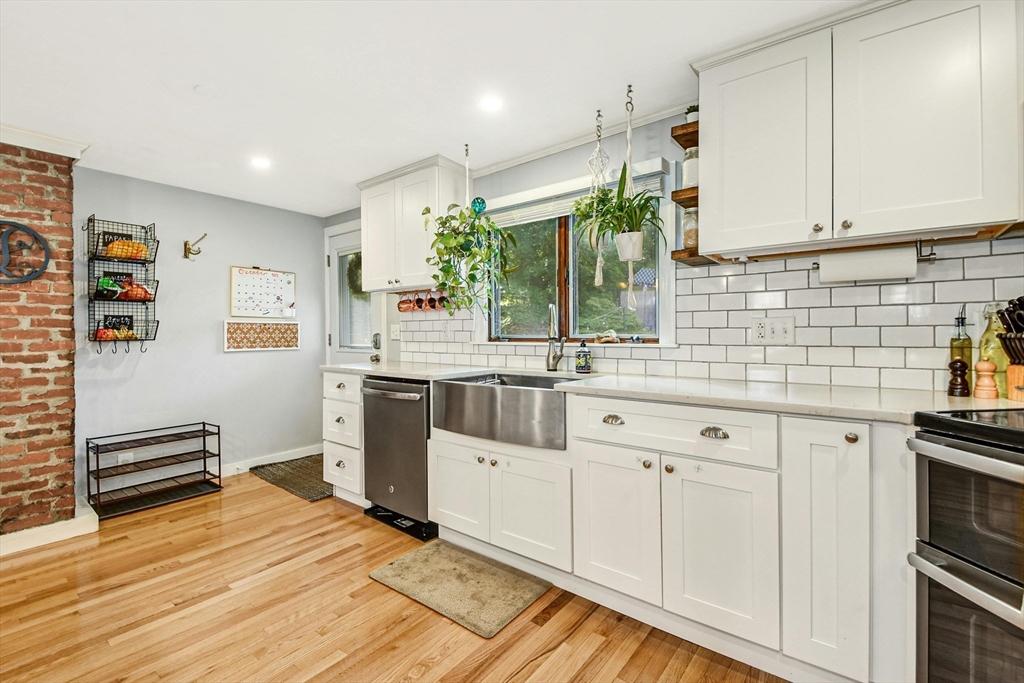 42 Lillian St