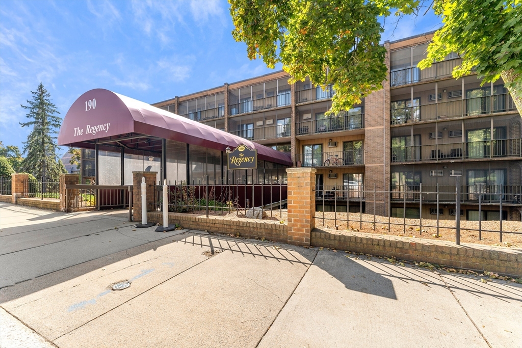 190 High St # 407