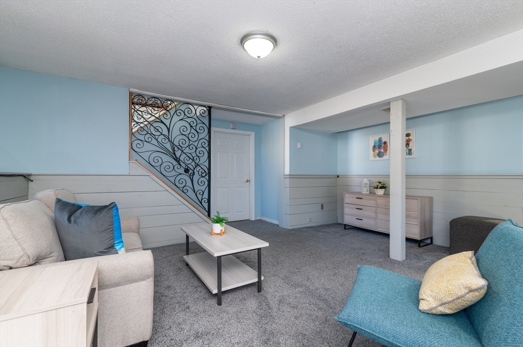 121 Elderberry Cir