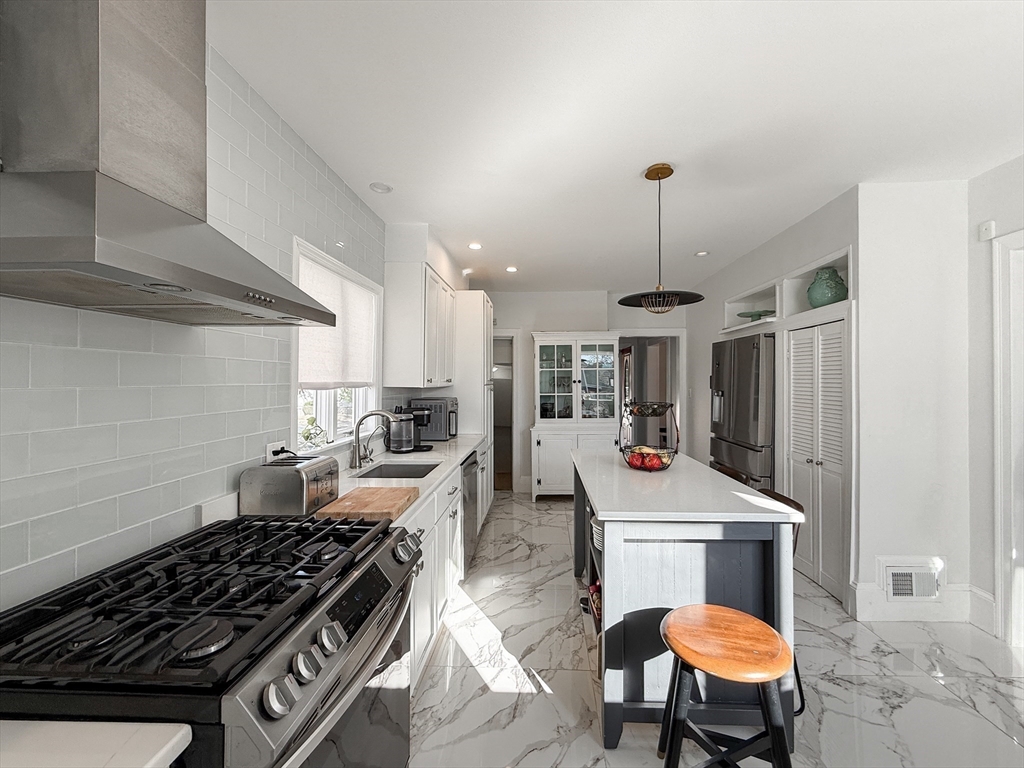 66 Hillside Ave