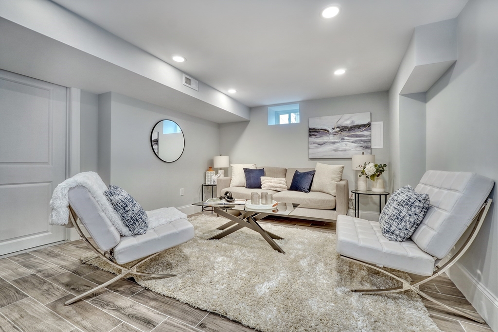 234 Riverside Ave # 2