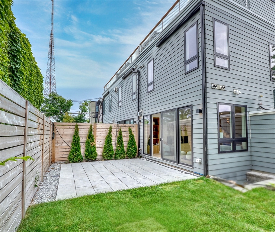49 Bay State Rd # 1