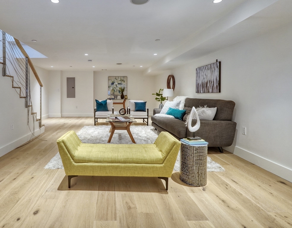 49 Bay State Rd # 1