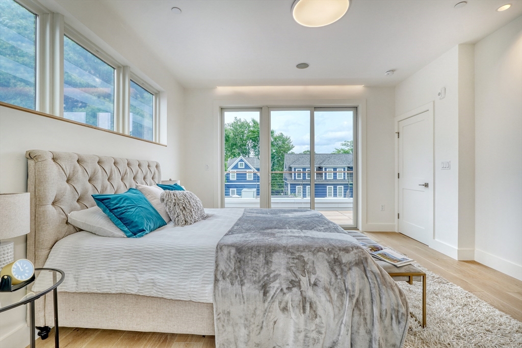 49 Bay State Rd # 1