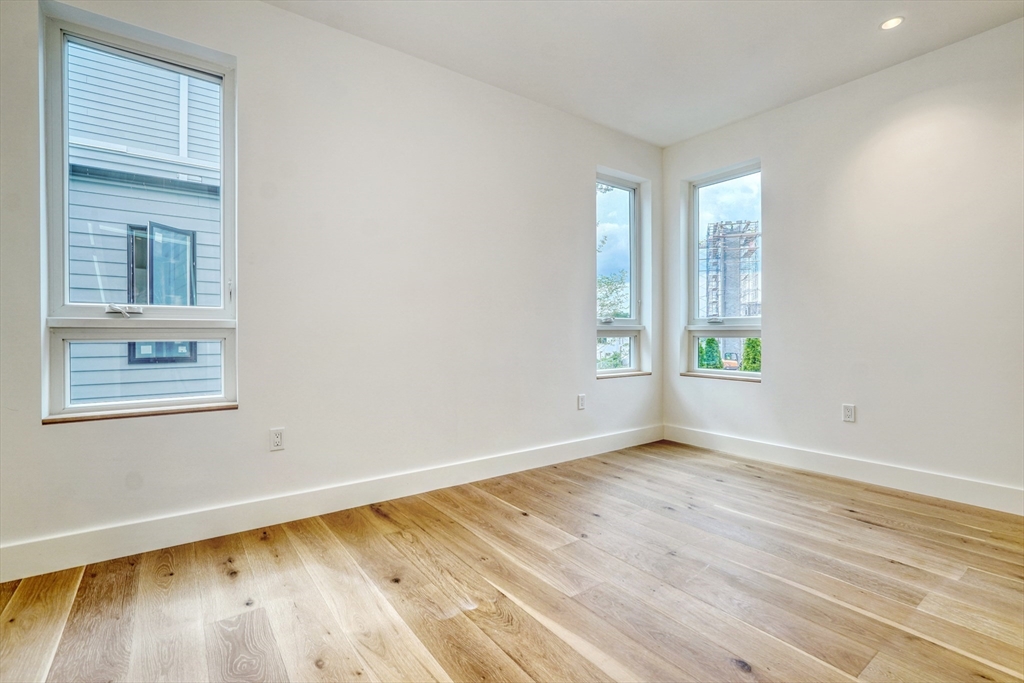 49 Bay State Rd # 1