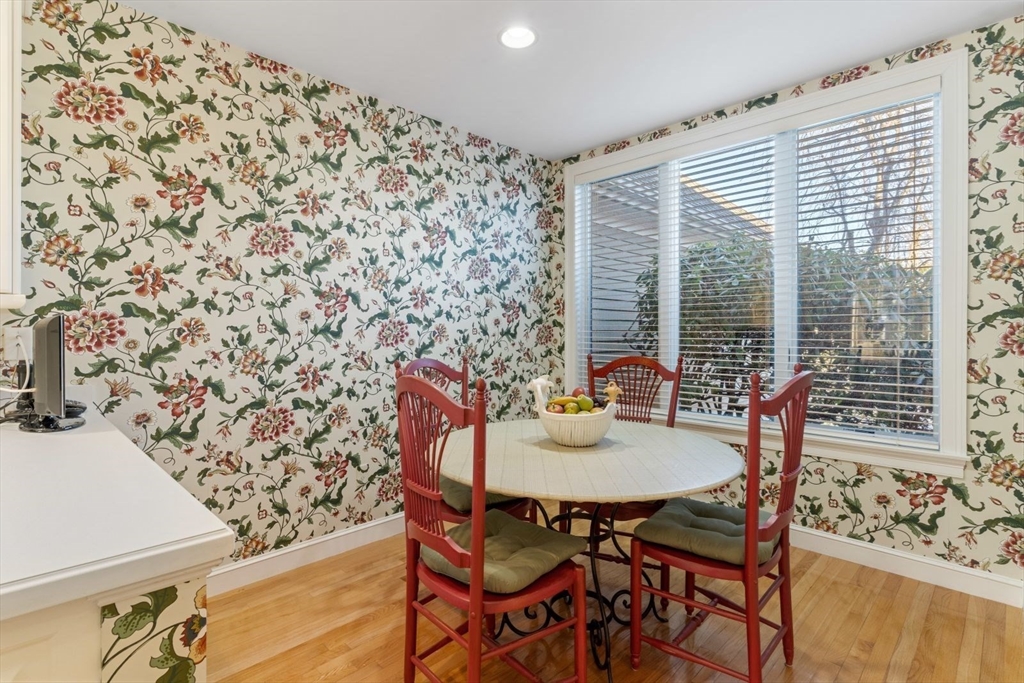 21 Highwood Ln
