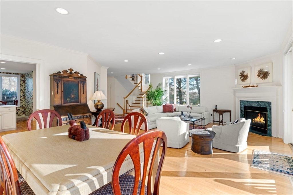 21 Highwood Ln