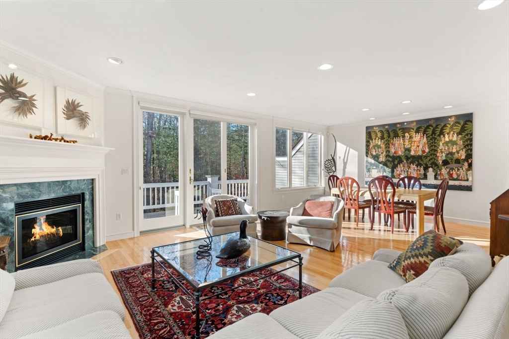 21 Highwood Ln